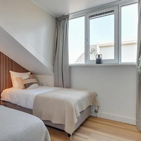 Meerzicht 61 - Luxury 4 Person Apartment *