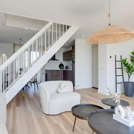 Meerzicht 61 - Luxury 4 Person Apartament Uitgeest