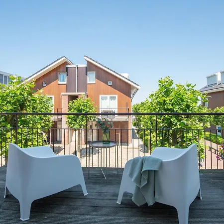 Meerzicht 61 - Luxury 4 Person Uitgeest