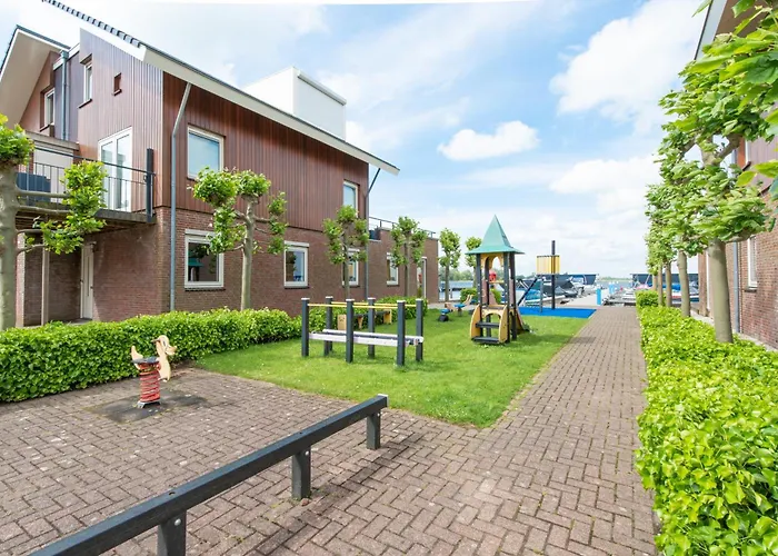 Meerzicht 61 - Luxury 4 Person * Uitgeest