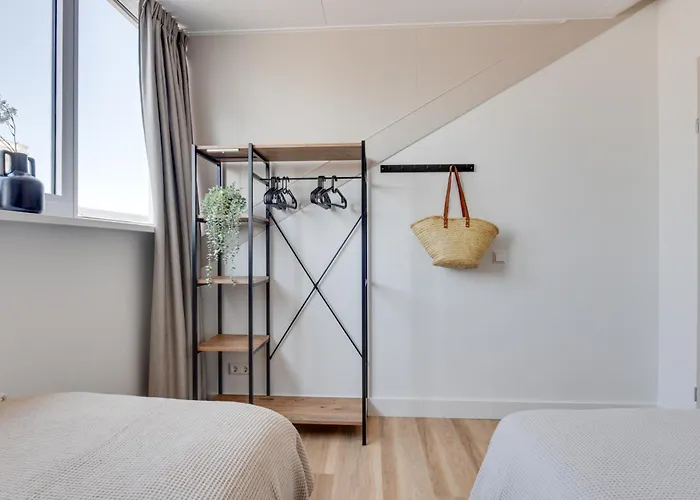 Meerzicht 61 - Luxury 4 Person Uitgeest