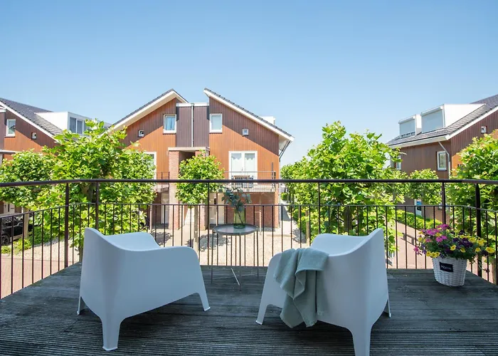 Meerzicht 61 - Luxury 4 Person Uitgeest