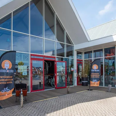 Meerzicht 61 - Luxury 4 Person Daire