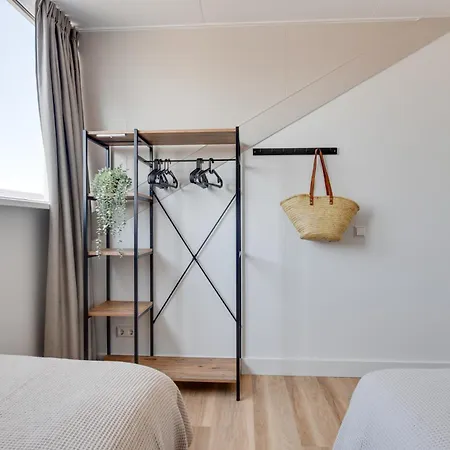 Meerzicht 61 - Luxury 4 Person Uitgeest